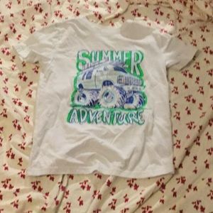 White t-shirt with green